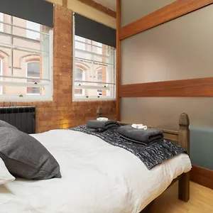 Apartment Stylish And Comfortable Lace Market Studio